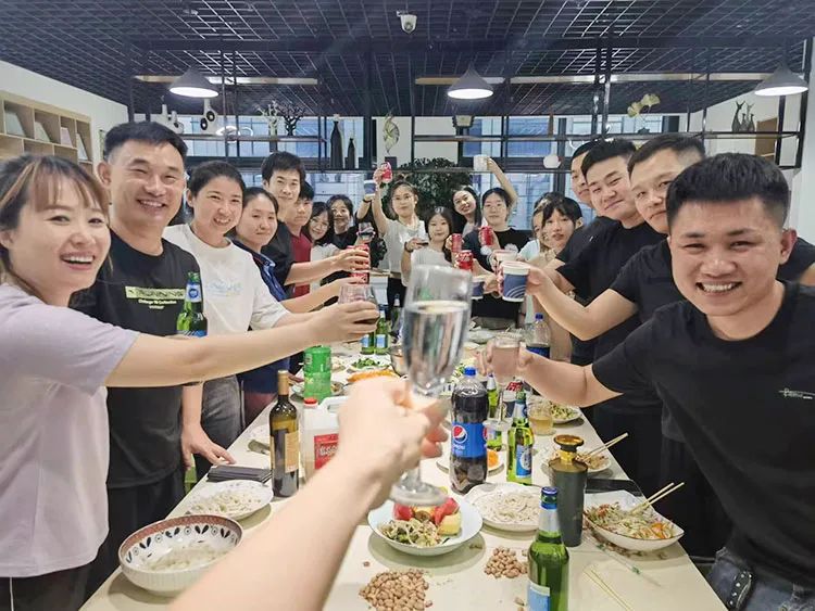 滄州智博十八周年團(tuán)建活動(dòng)--風(fēng)華歲月，感恩同行